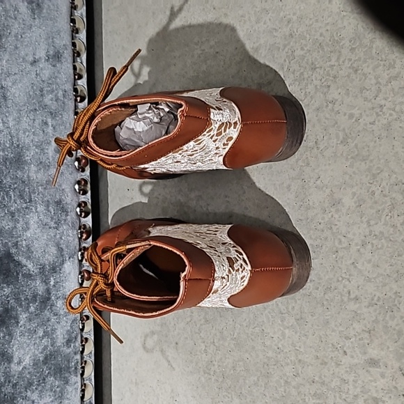 Brown Crochet Boho Style Ankle Boots New! Size6 - Picture 4 of 7